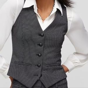 White House Black Market , Black + White Knit Vest NWT size 6